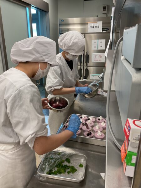 IMG 2630 450x600 - 三重短期大学生が『ブルーベリームース🍇』を作ってくれました😆💕